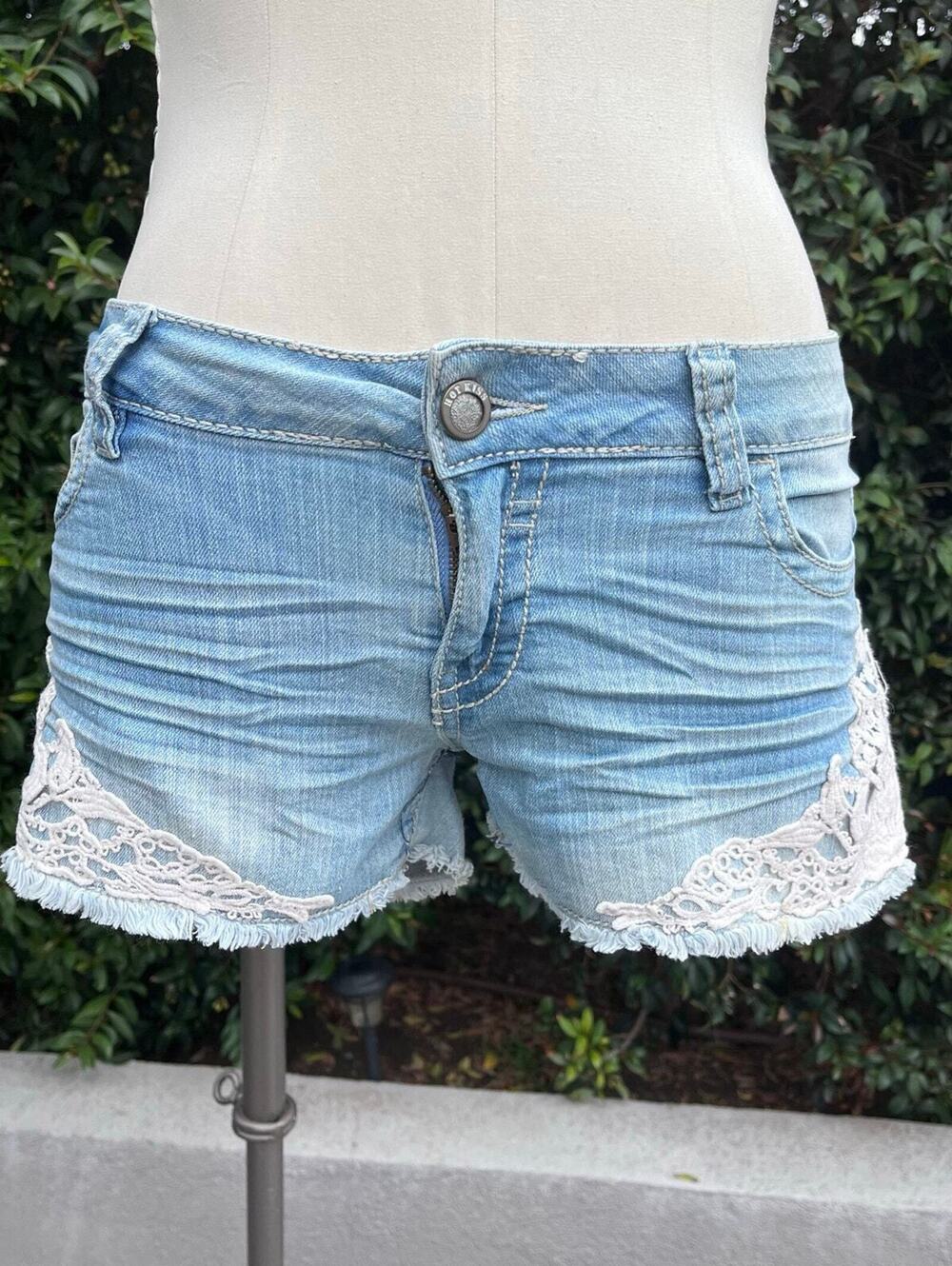 Y2K Hot Kiss Denim Shorts Grunge Women’s Size 5 Light Wash Lace Crochet Cutoff
